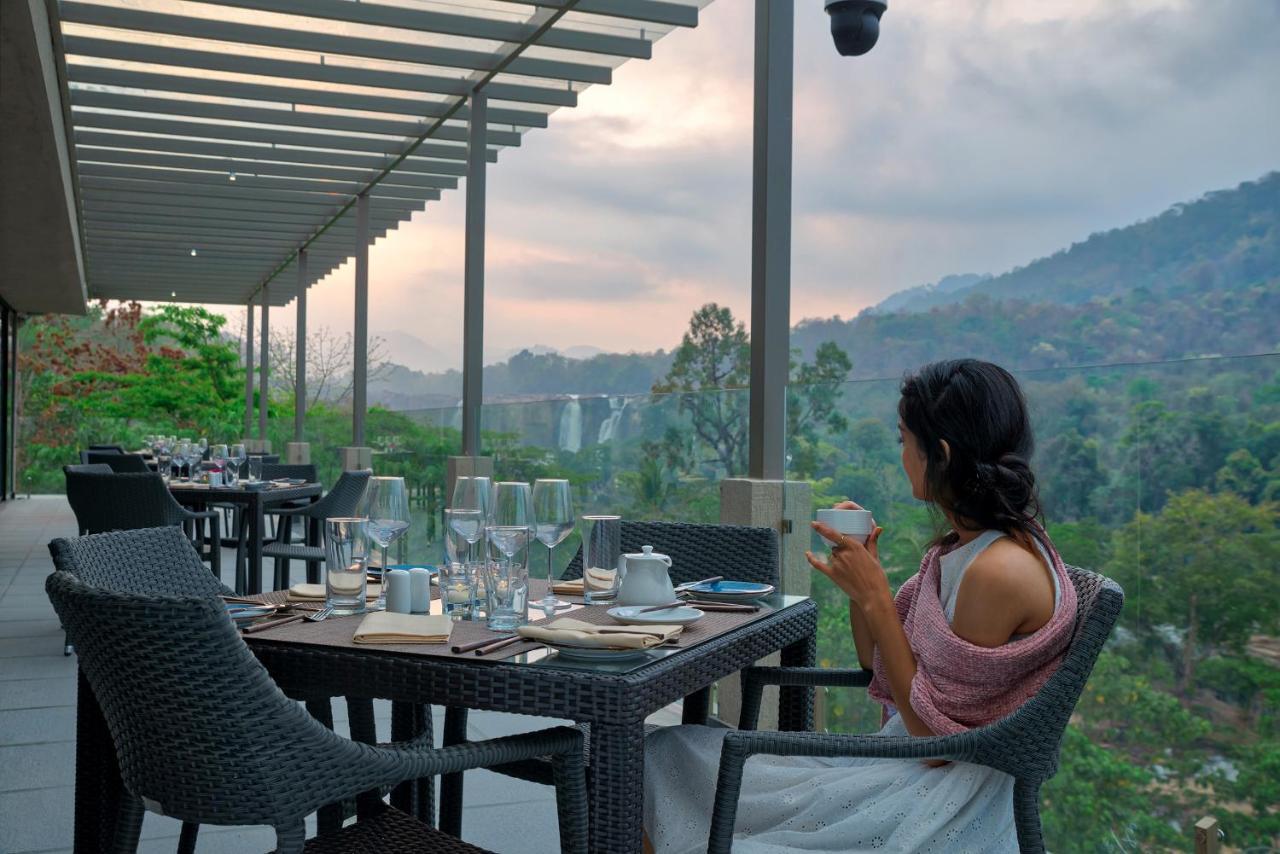 Niraamaya Retreats Samroha Athirappilly Eksteriør billede