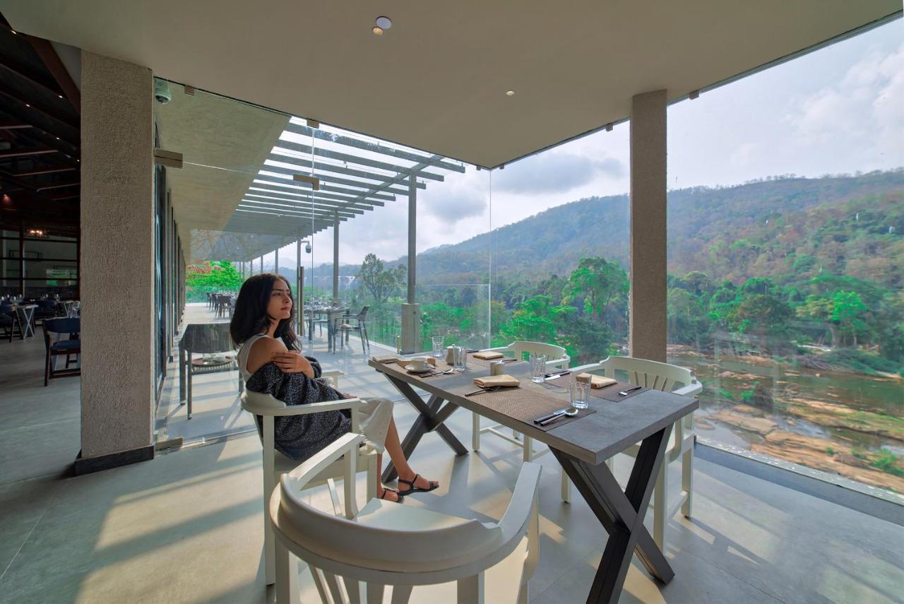 Niraamaya Retreats Samroha Athirappilly Eksteriør billede